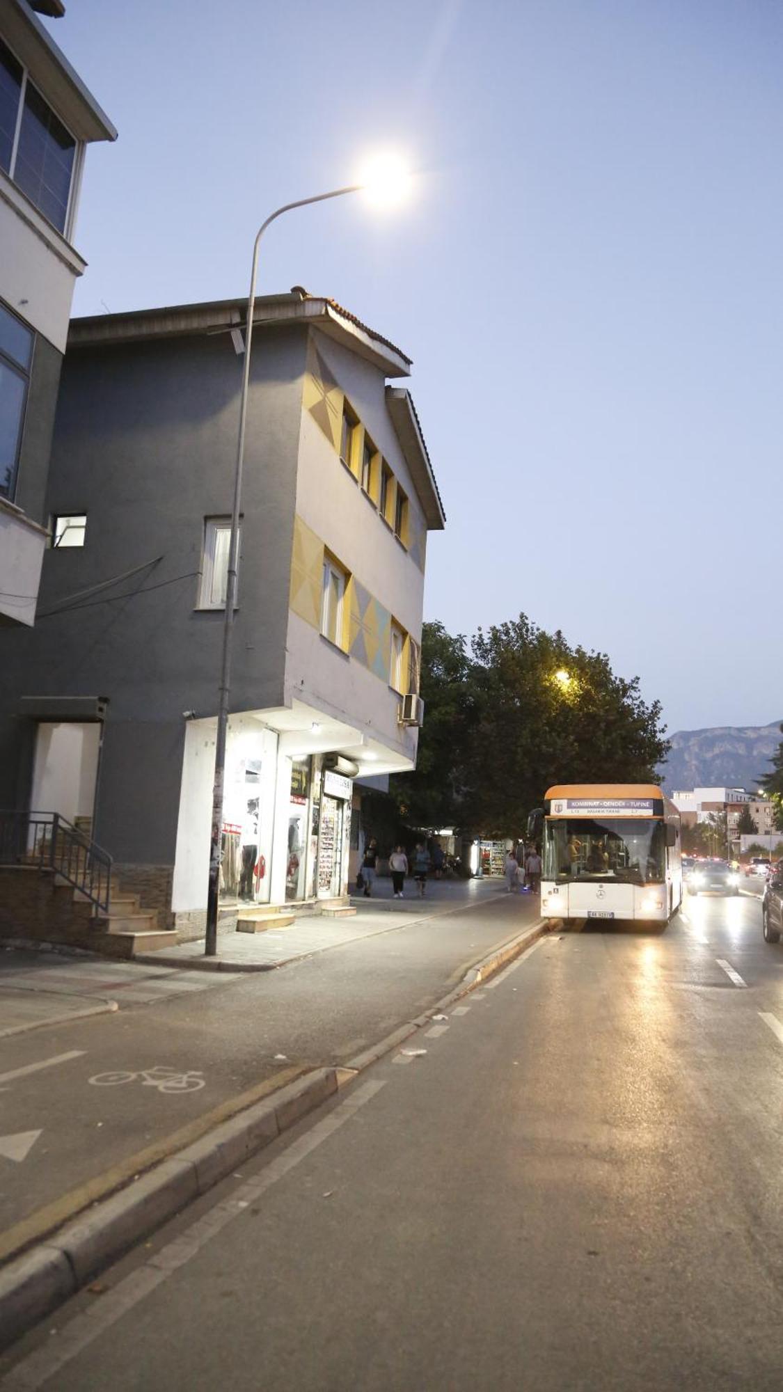 2 Single Bedroom Tiranë Eksteriør bilde